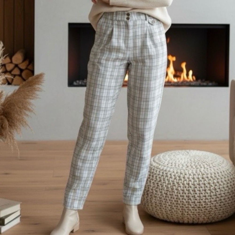 Club Monaco Women's Plaid Pants in Gray and White
